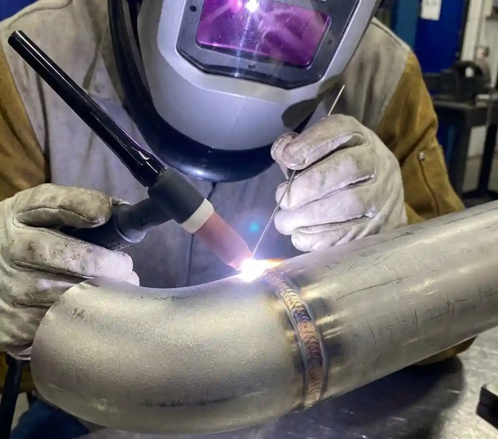 fitting Soldador Soldadura TIG de fitting butt weld en cañería acero inoxidable.